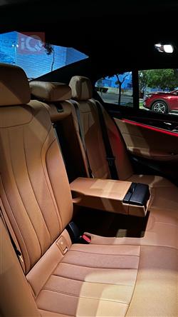 بی ئێم دەبڵیو سیریەس 5